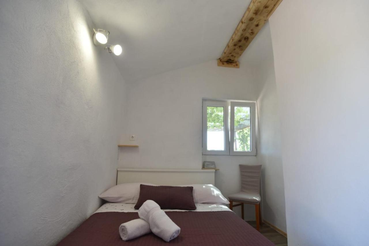 Cottage Rugonj Stari Grad  Ngoại thất bức ảnh
