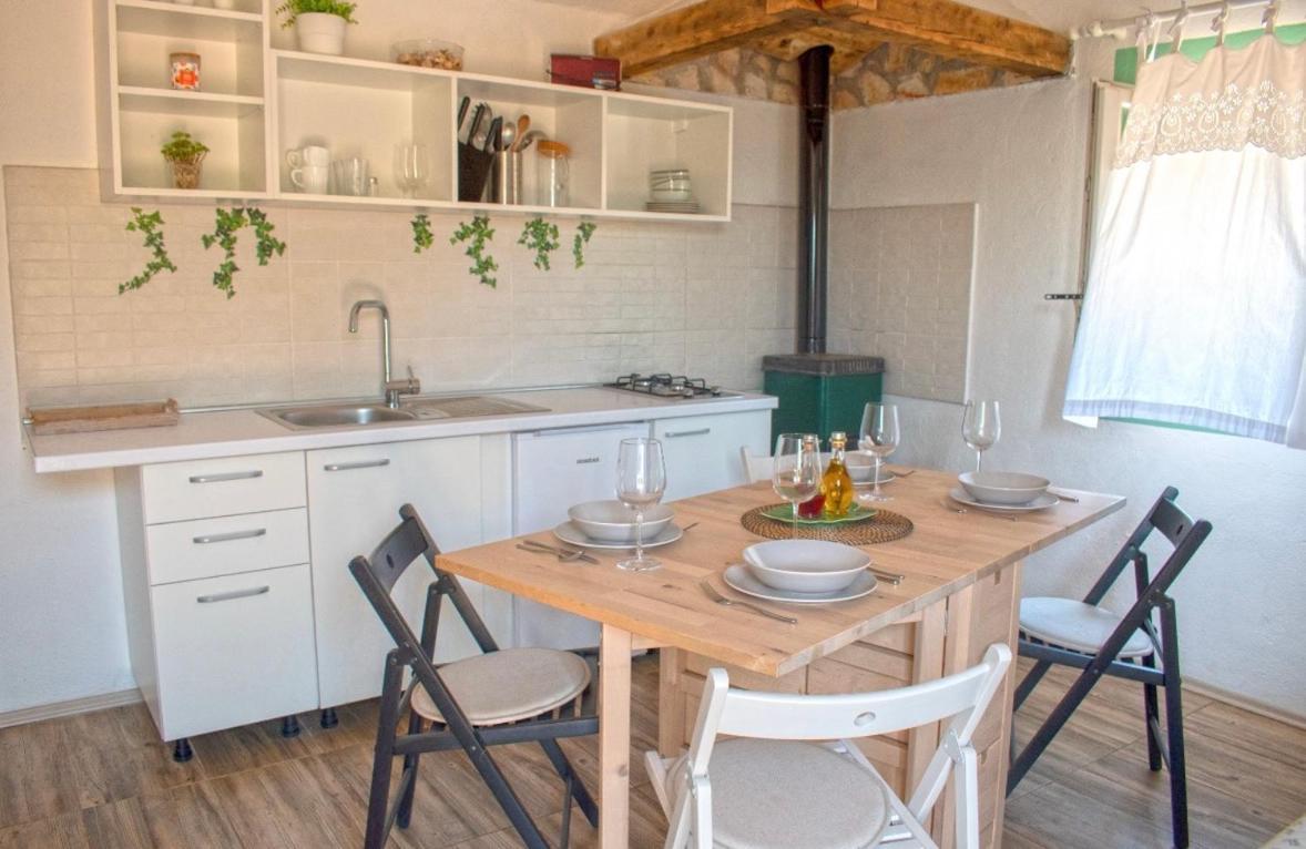 Cottage Rugonj Stari Grad  Ngoại thất bức ảnh